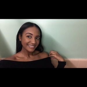 Hi! Iam Angela E🌹